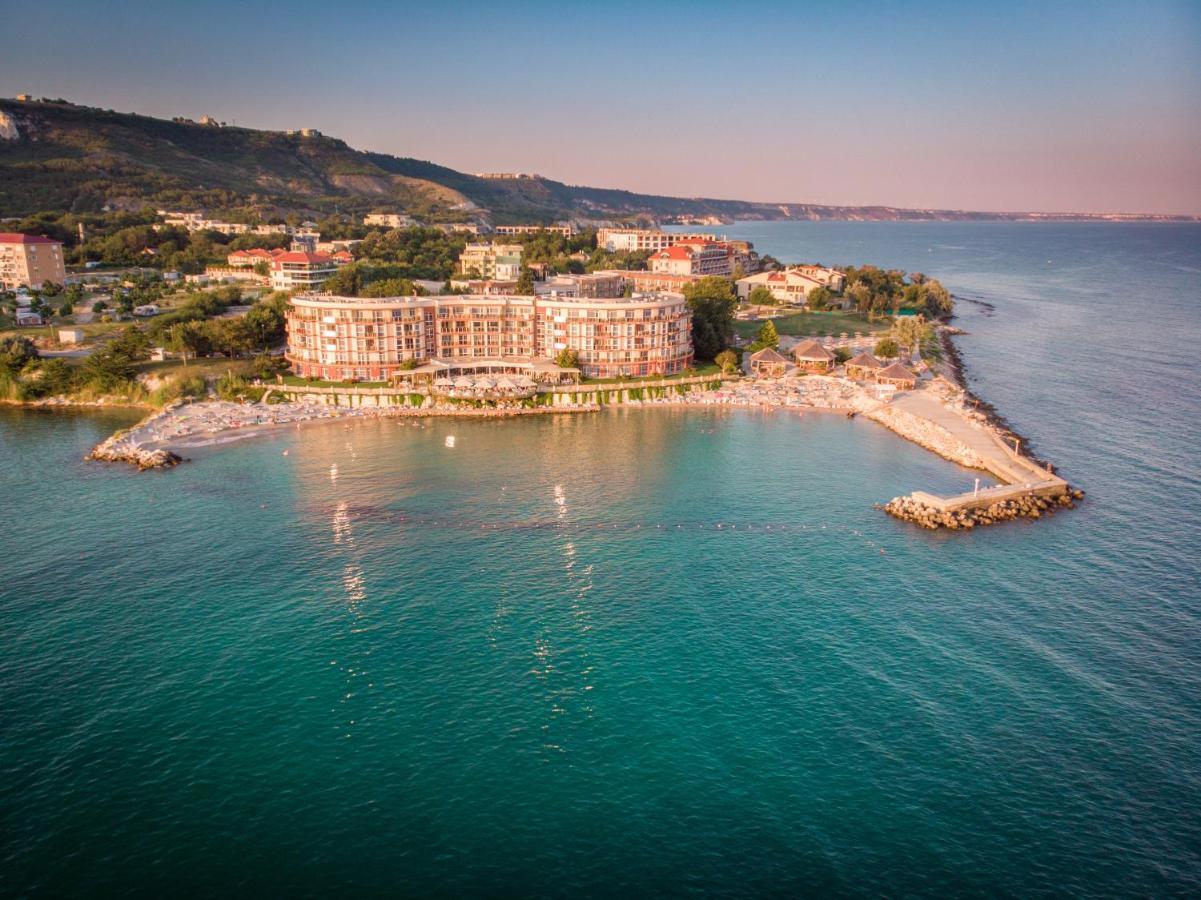 Royal Bay Resort بالشيك المظهر الخارجي الصورة