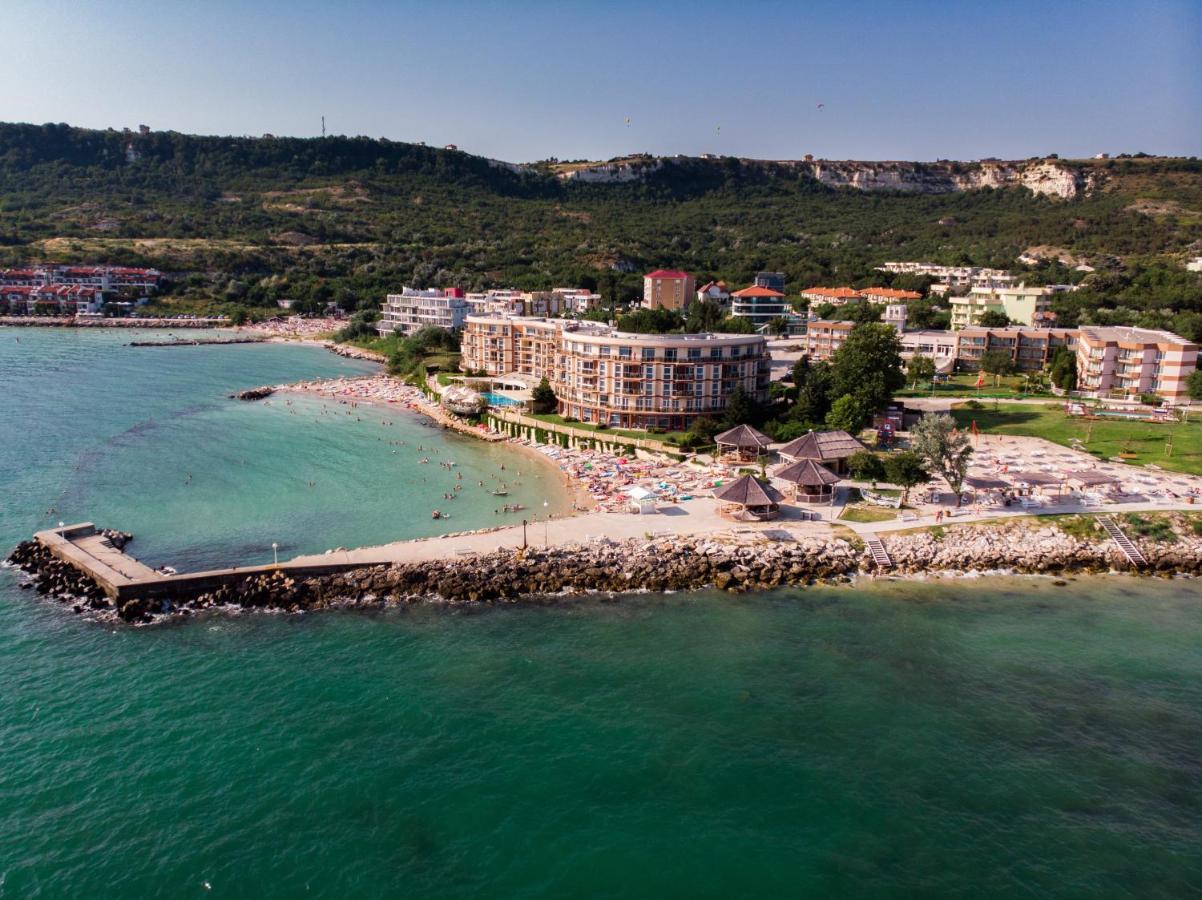 Royal Bay Resort بالشيك المظهر الخارجي الصورة